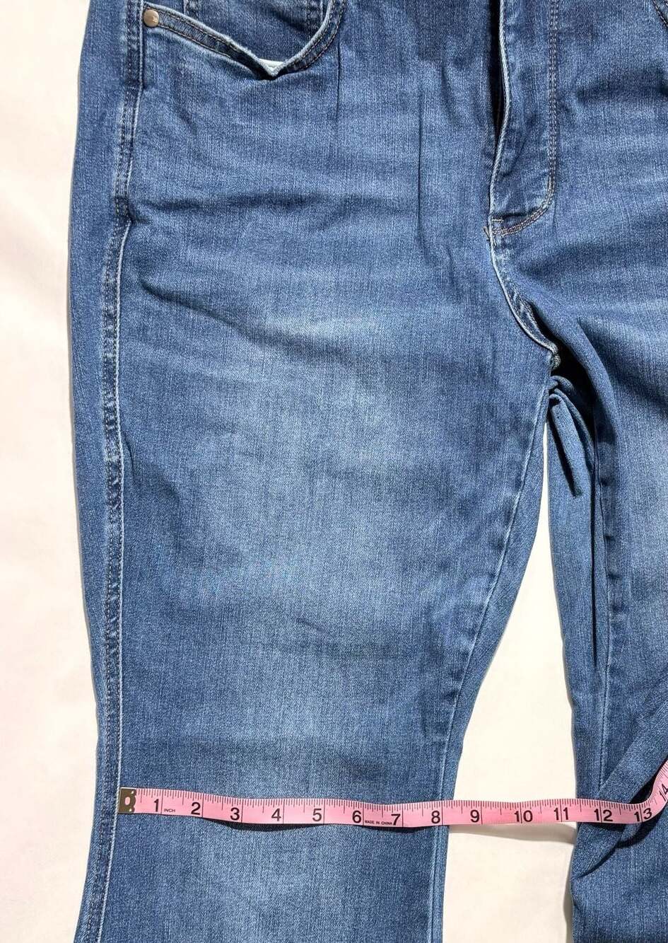 Judy Blue women’s Mid-Rise Raw Hem Flare Leg Denim Jeans Size 16W - Picture 9 of 11
